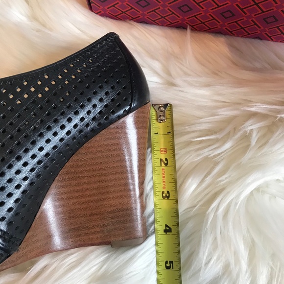 Tory Burch Booties Size 7 - Picture 8 of 9